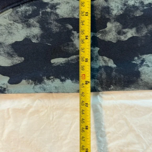 Lululemon Loungeful Cropped Hoodie Size 4 - Picture 5 of 8